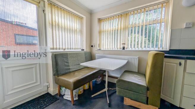 2 bed Semi-Detached Bungalow for sale Image 8