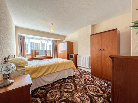 2 Amyand Drive - bed 1