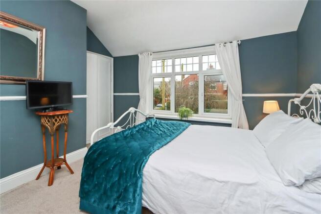 Bedroom 1 Pic 2