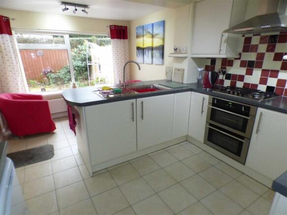 KITCHEN/BREAKFAST RO