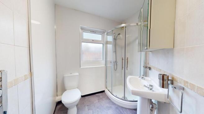 5 bed House to rent Image 5