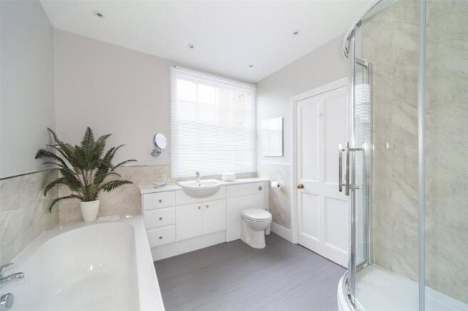 Family Bath/Shower