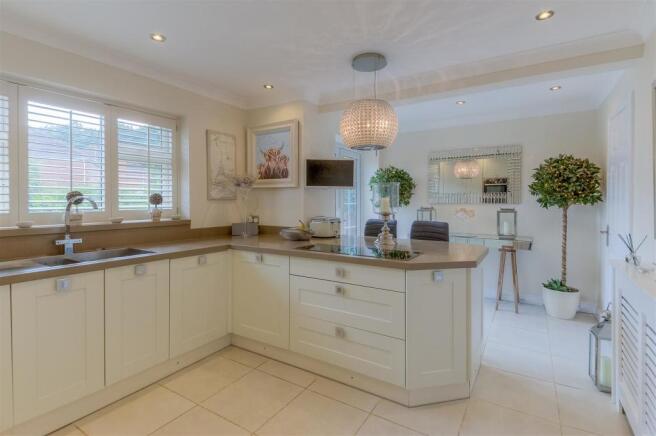 9 Tadcaster Close,Kitchen