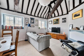 Flat 2, 70, High Street, Haslemere GU27 2LA