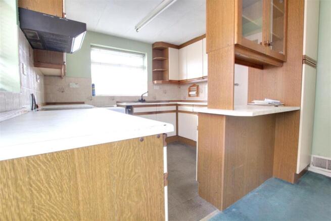 2 bed Semi-Detached Bungalow for sale Image 4