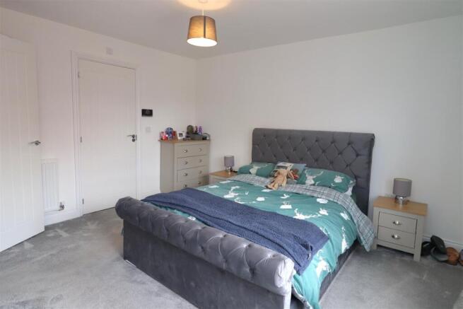 3 bed Detached for sale Image 8