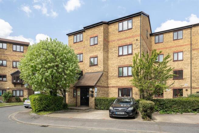 2, Brockway Close E11