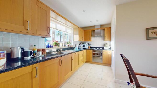 6 Glasfryn photo 4