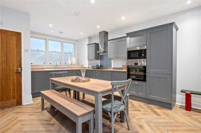 Kitchen/ Dining Area