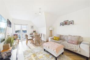 100 Flat, Beechey Place, Wokingham RG40 1LQ