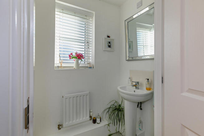 4 bed Link Detached House for sale Image 8