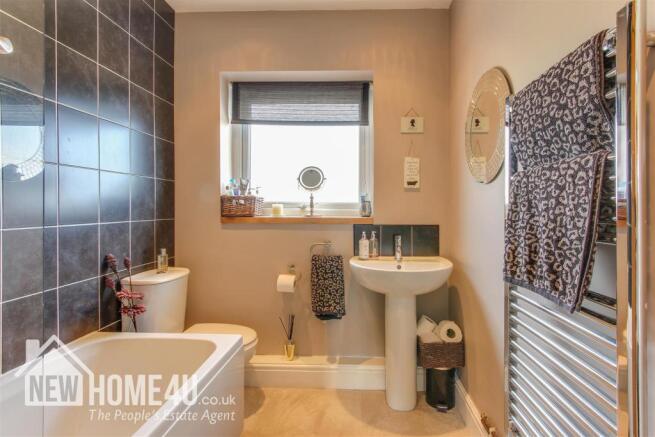 FAMILY BATHROOM: