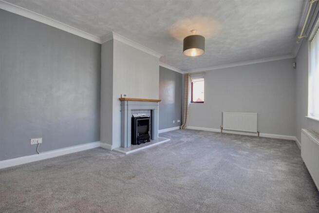 3 bed House to rent Image 5