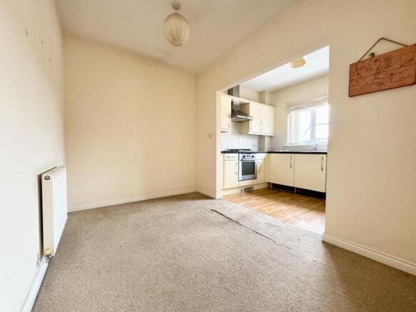 2 bed Flat for sale Image 6