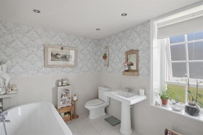 3 bed Terraced for sale Image 8