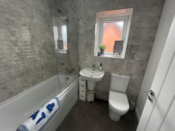 3 bed Semi-Detached for sale Image 7