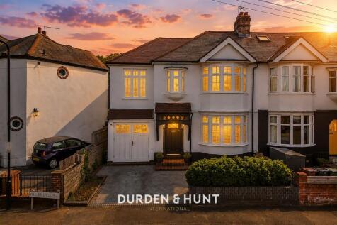 Oak Hill Close, Woodford Green, IG8