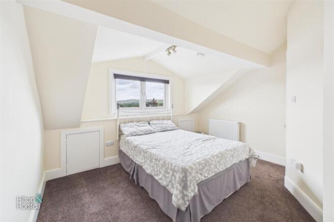 3 bed Terraced for sale Image 12