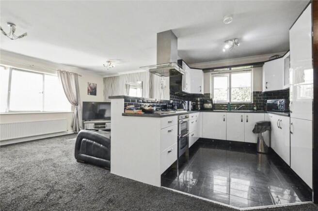 2 bed Apartment for sale Image 9