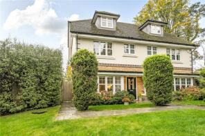 5, Nettlecombe Close, Farnham GU9 0AQ