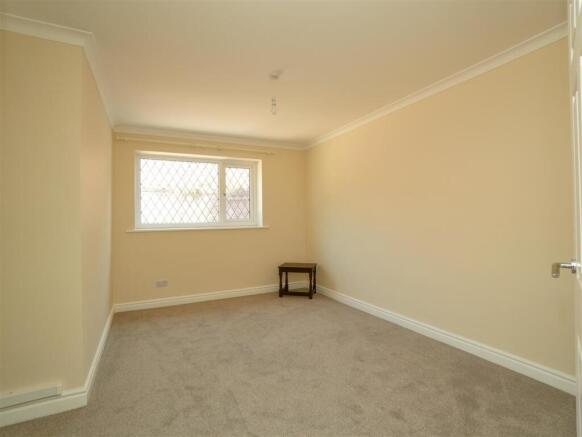 3 bed Detached Bungalow to rent Image 10