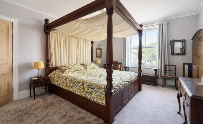 5 bed Terraced for sale Image 11