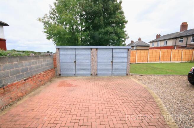DOUBLE GARAGE