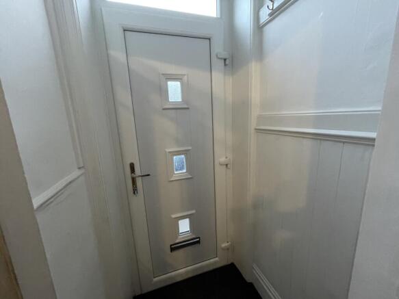 2 bed House to rent Image 10