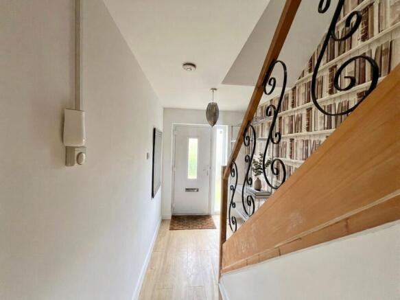 3 bed Semi-Detached for sale Image 10