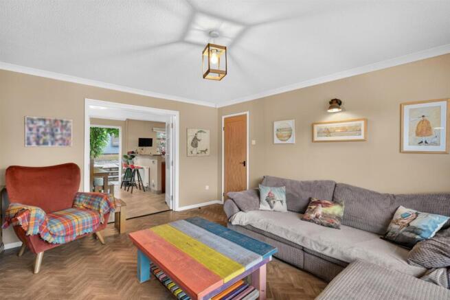 Hazel Close, New Inn, Pontypool photo 4