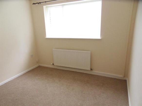 Bedroom 1.JPG