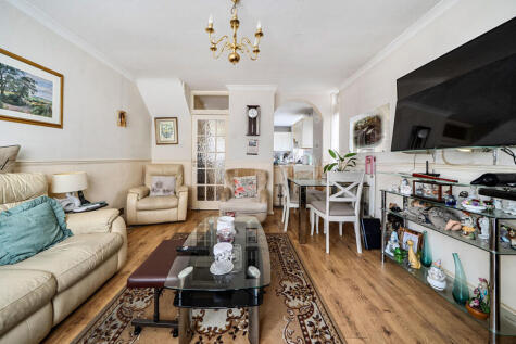 Cedars Road, Clapham Common North Side, London, SW4