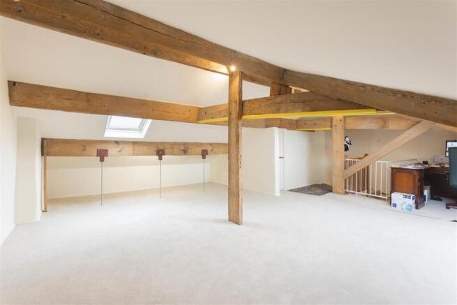 4 bed Detached for sale Image 7
