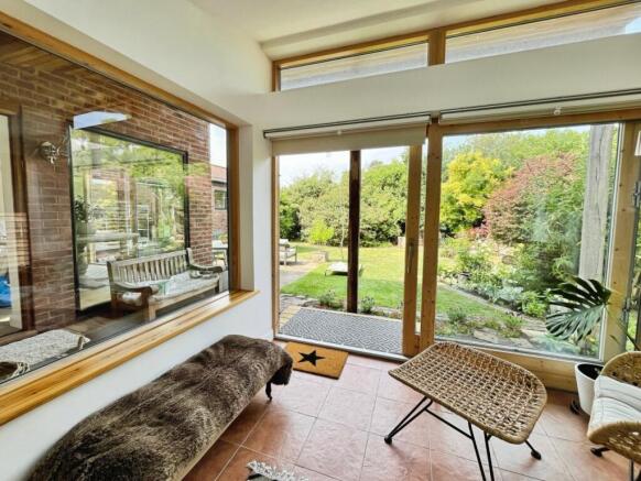 4 bed Detached for sale Image 10