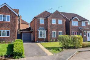 33, Greenfinch Way, Horsham RH12 5HB