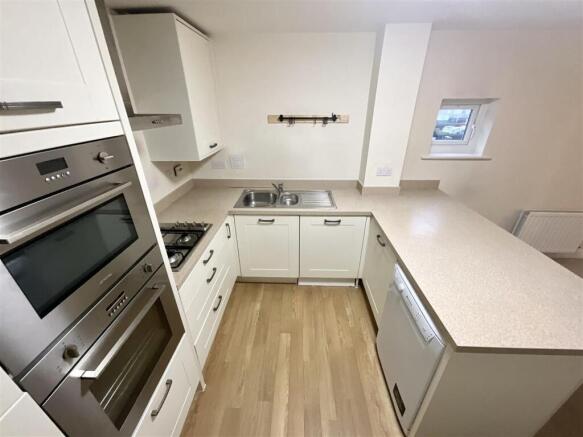 Kitchen / Lounge