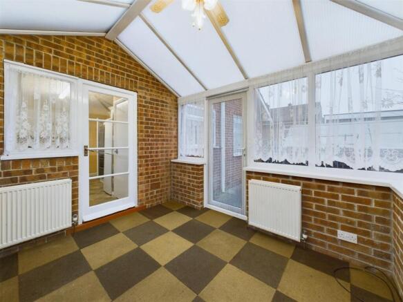 2 bed Detached Bungalow for sale Image 4