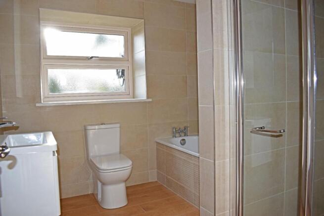 P3 57a Twatling Road, bathroom.jpg