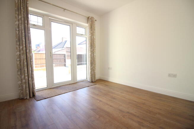 9 Bovingdon Avenue (