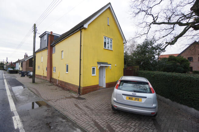 3 bedroom Semi Detached for rent