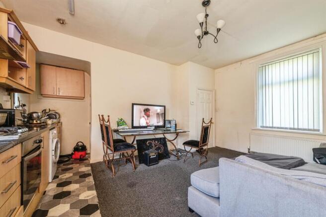 2 bed Semi-Detached for sale Image 5