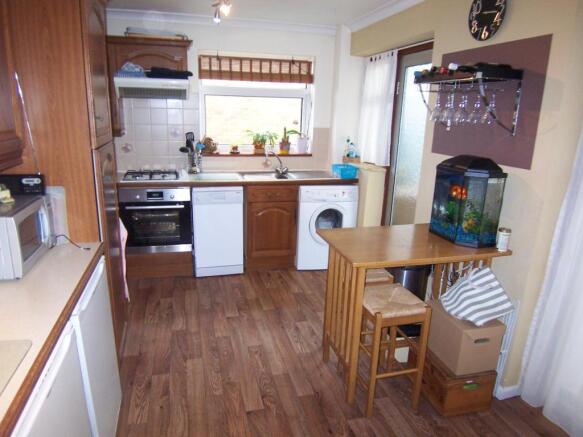 KITCHEN/BREAKFAST RM
