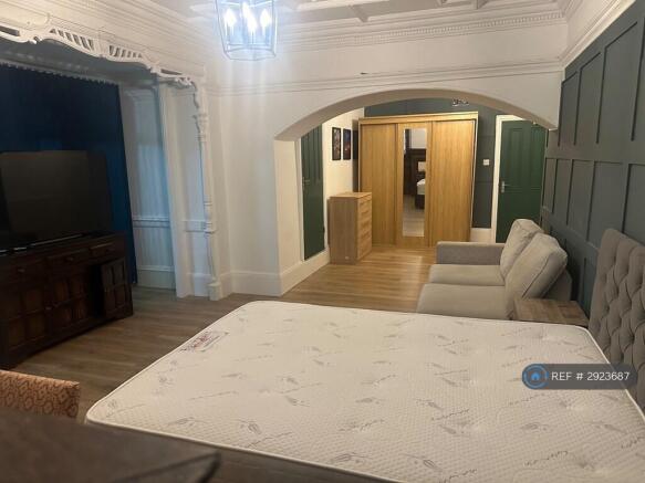1 bed House Share to rent Image 10