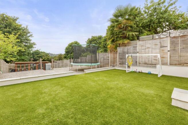 Landscaped Garden - Lifestyle-driven outdoor space