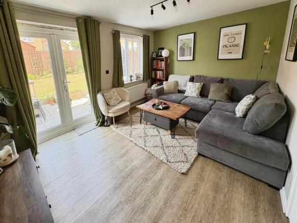 3 bed Semi-Detached for sale Image 8