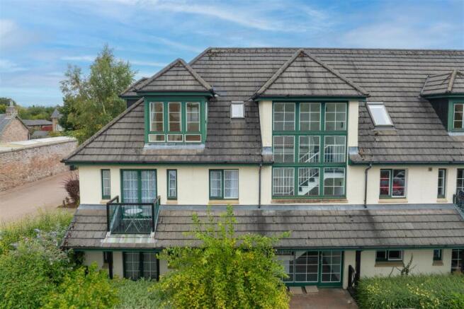1 front 27 Wellingtonia Court.jpg