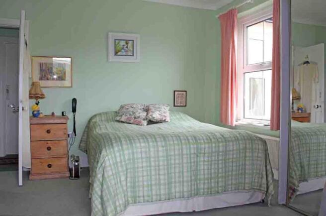 BEDROOM 2