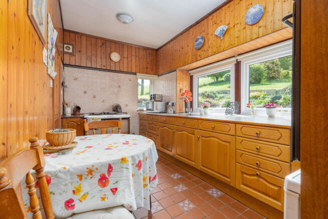 4 bed Detached for sale Image 6