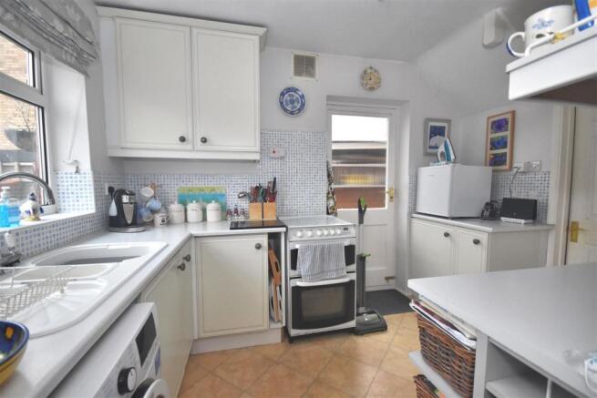 Kitchen 1.jpg