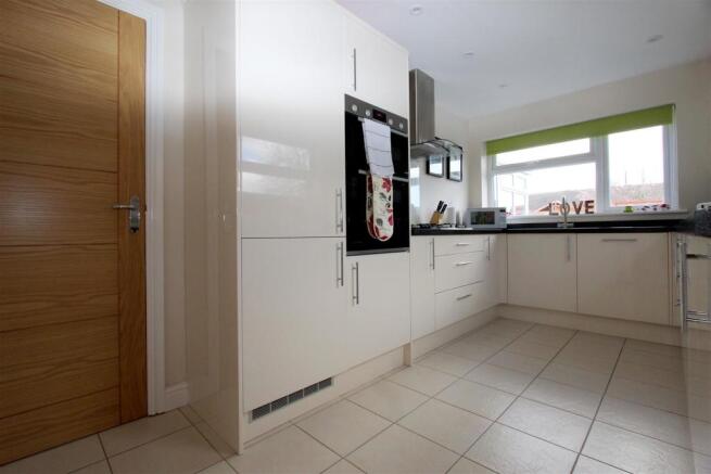 Kitchen..jpg